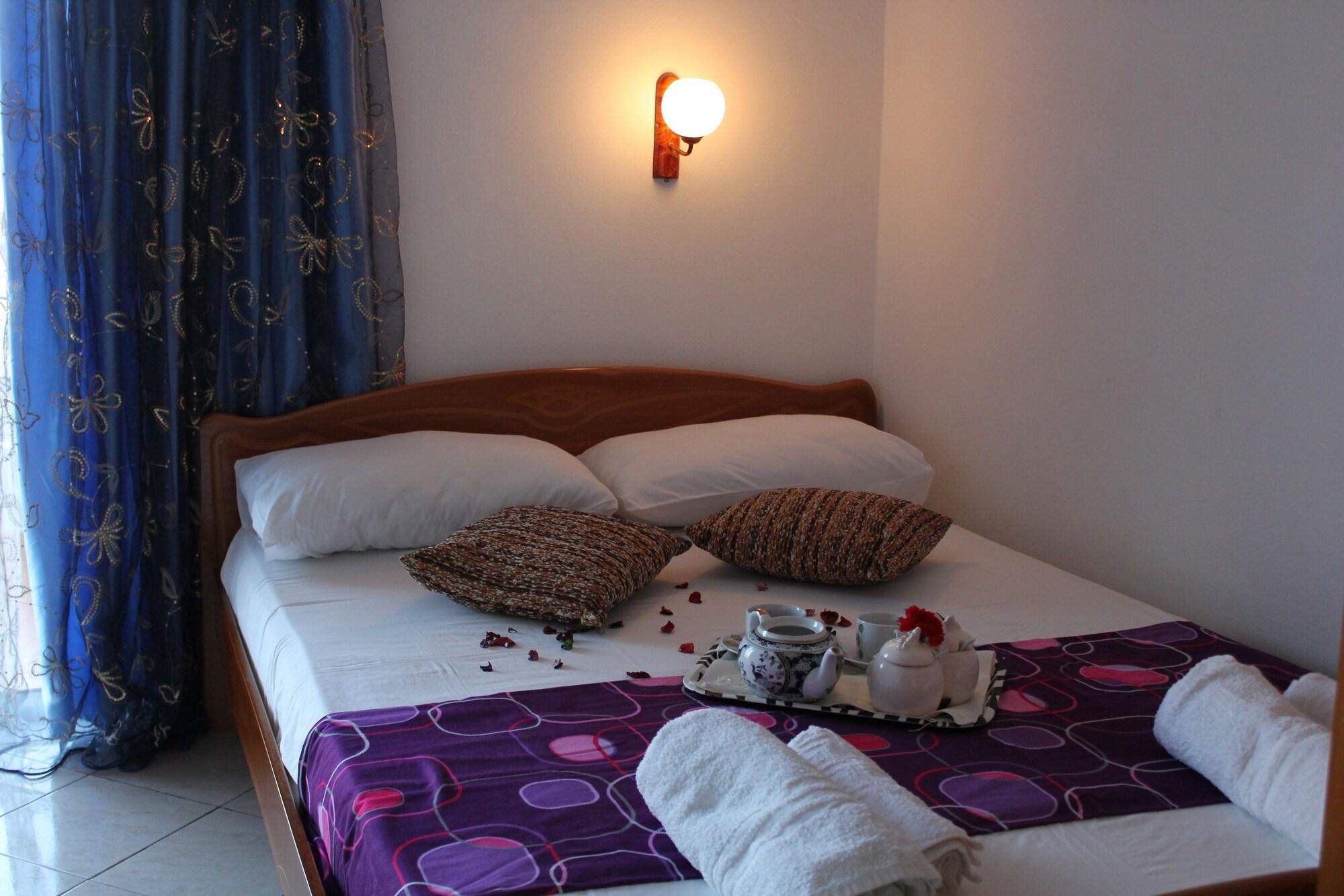 Hotel Holiday Sarande Exterior photo