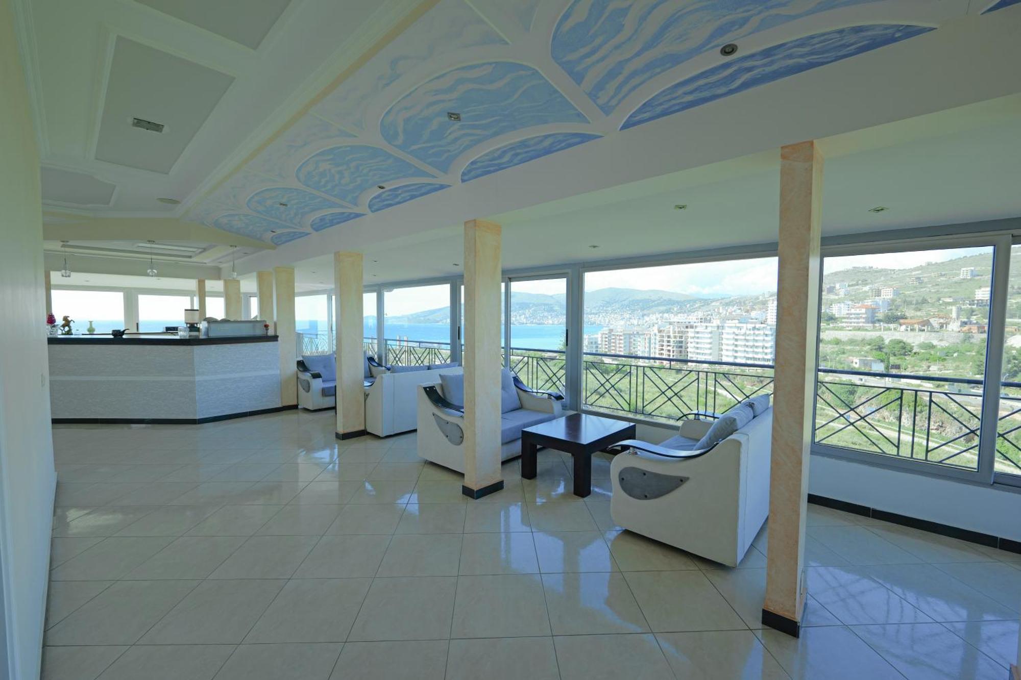 Hotel Holiday Sarande Exterior photo