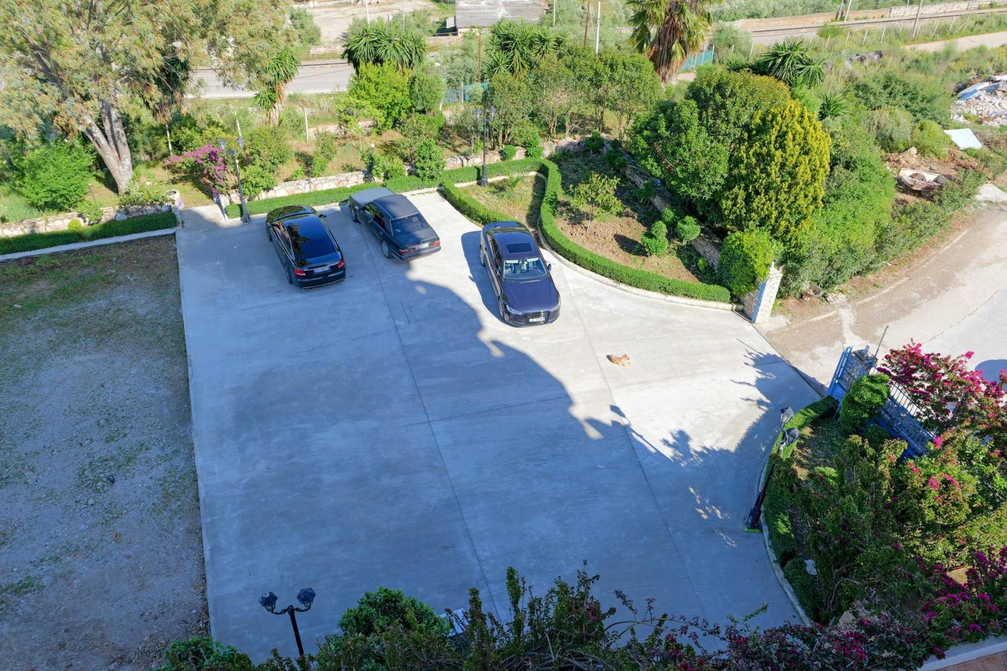 Hotel Holiday Sarande Exterior photo