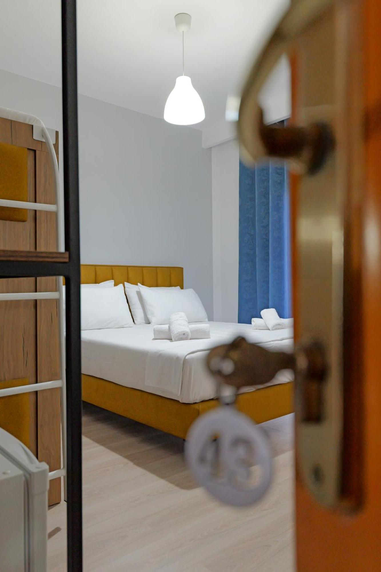Hotel Holiday Sarande Exterior photo