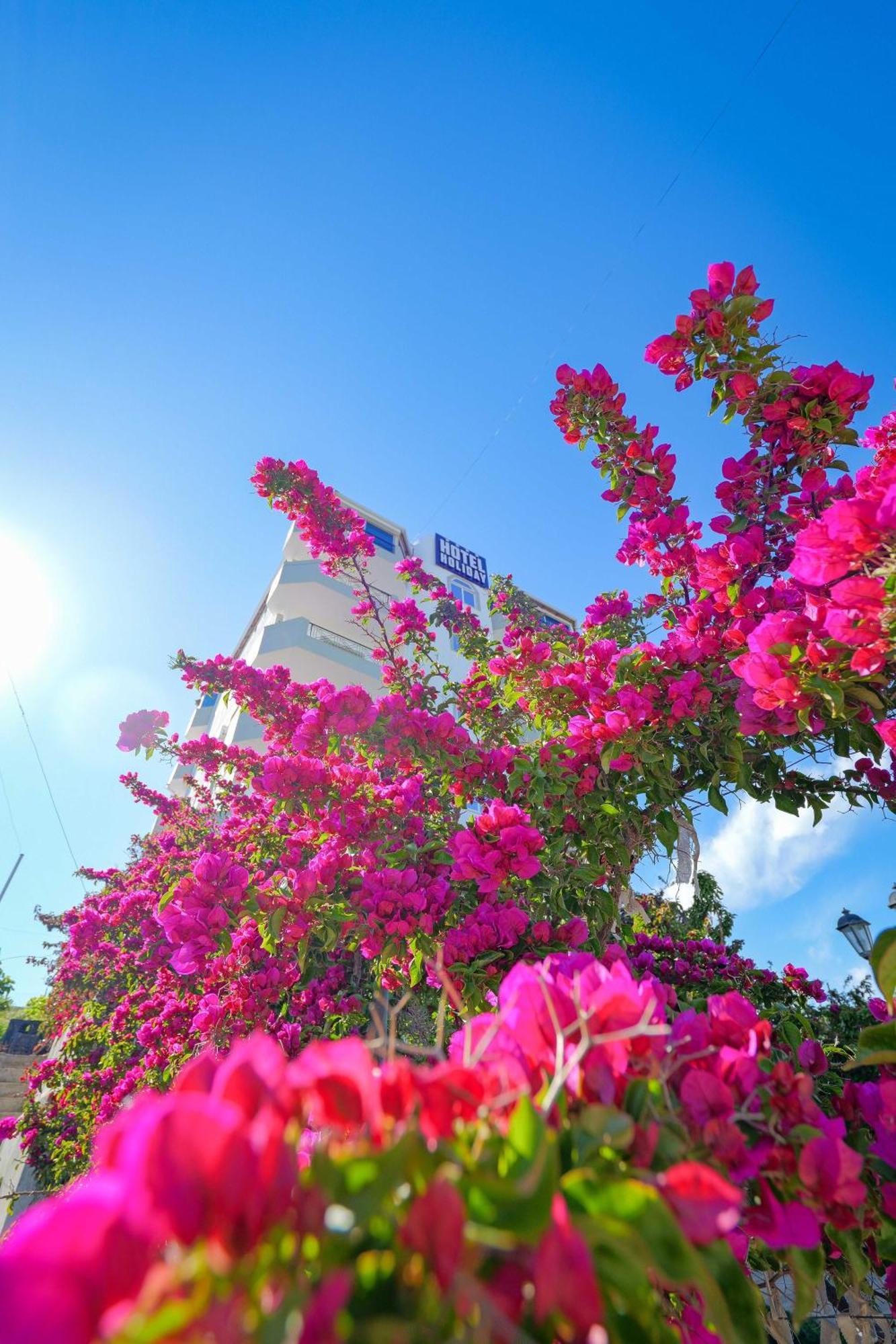Hotel Holiday Sarande Exterior photo