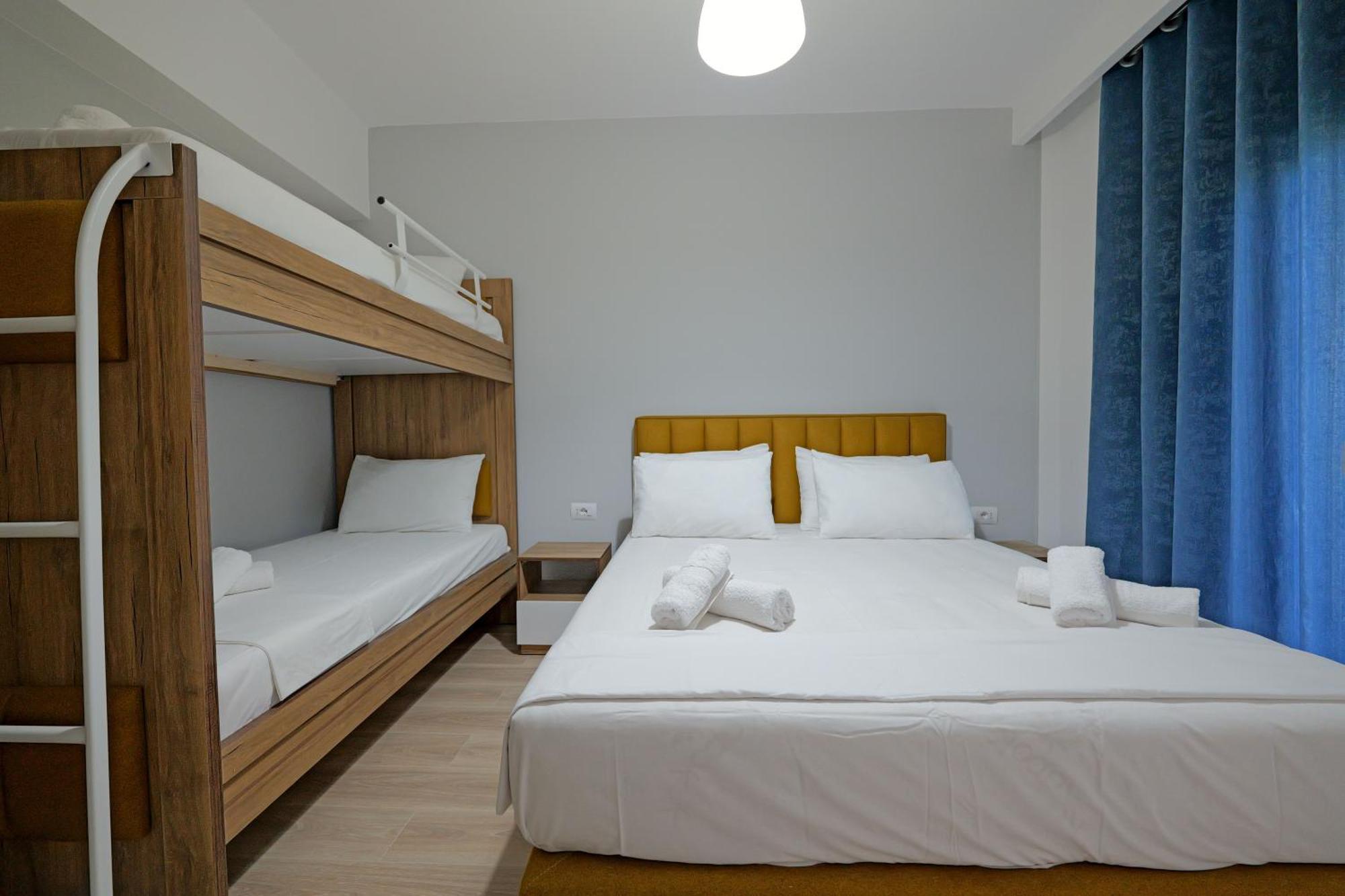 Hotel Holiday Sarande Exterior photo